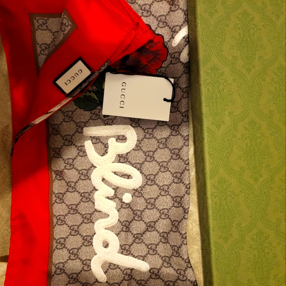 Gucci - Picture 2 of 3